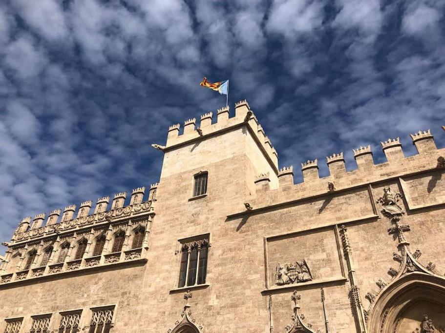 Appartamento Loft Con Estilo Y Terraza En Centro Historico Valenza Esterno foto
