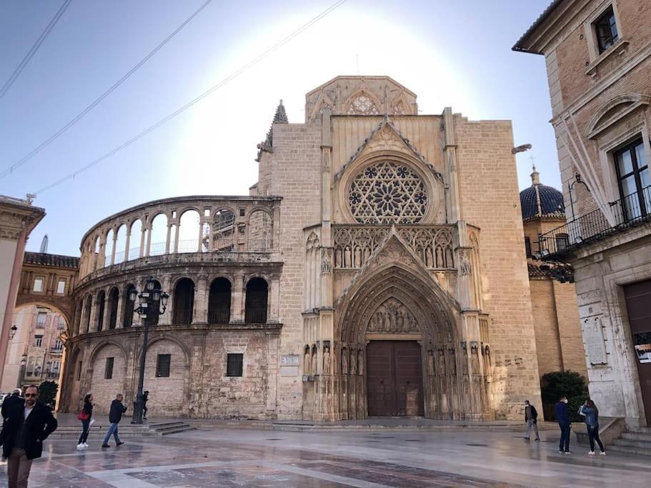 Appartamento Loft Con Estilo Y Terraza En Centro Historico Valenza Esterno foto